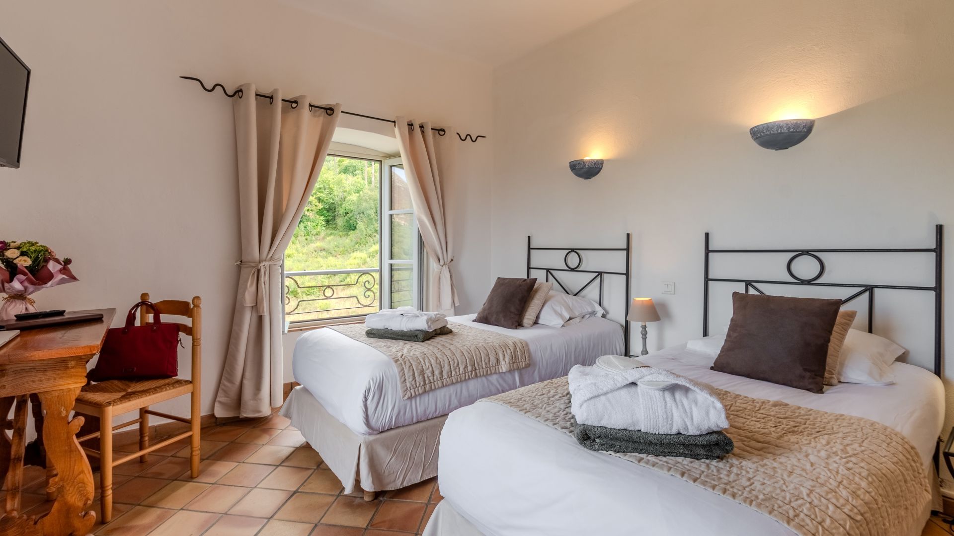 Superior Twin Room, luxury 5-star hotel room in Saint-Florent in Corsica